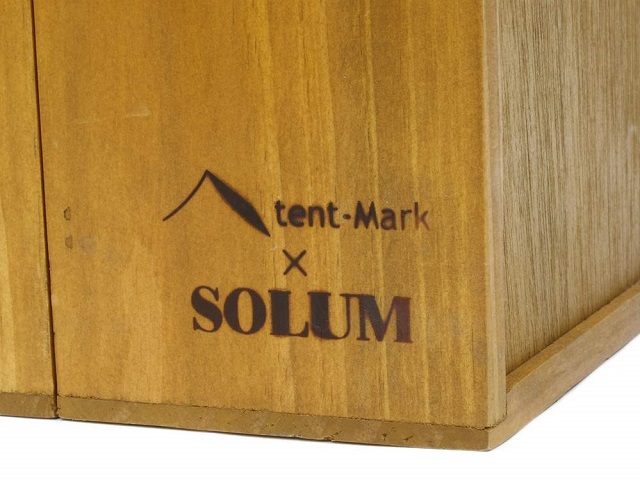 SOLUMとテンマクデサイン スパイスボックスロゴ