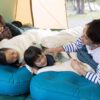コールマン-マルチレイヤースリーピングバッグを家族で使用している様子