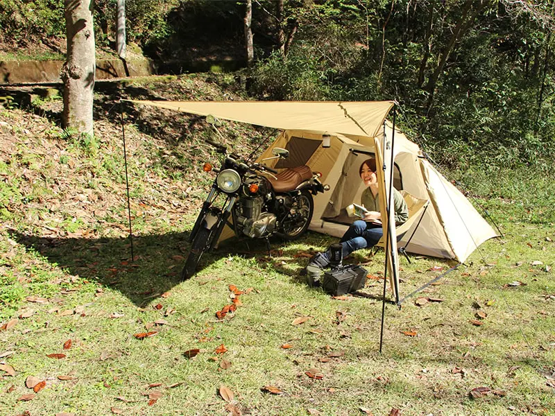 ライダーズバイクテントバイクと女性