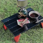 脚が赤天板が黒のアルミロールテーブル