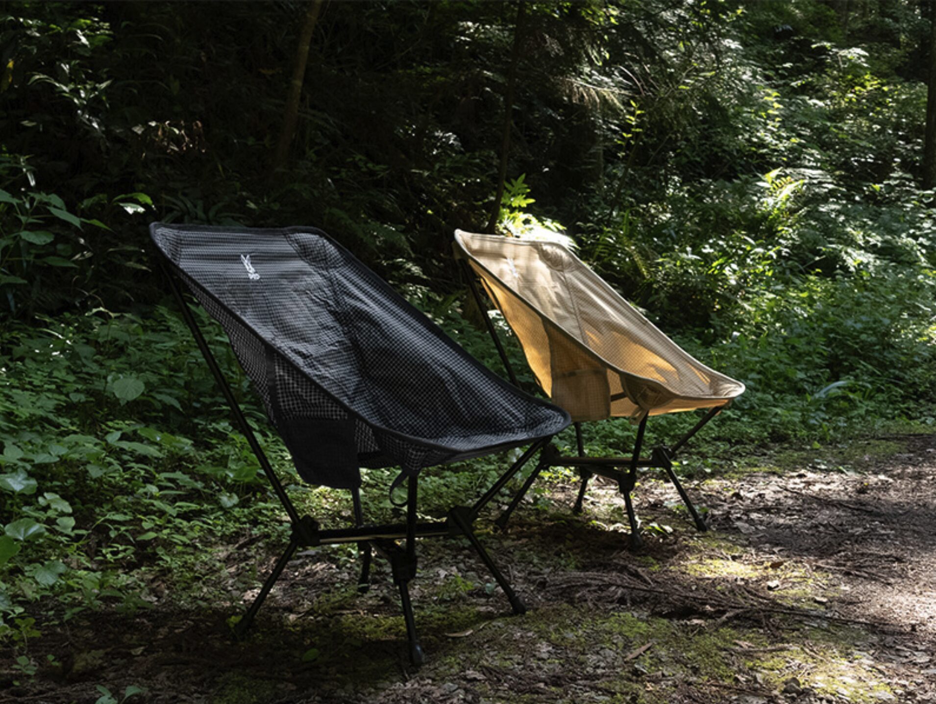 タン・ブラックの2色のカラーバリエーション