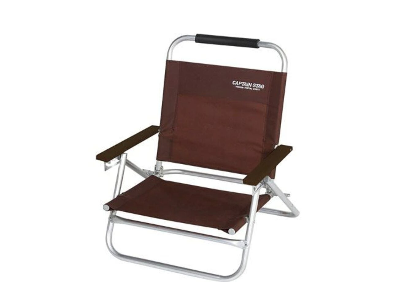 キャプテンスタッグ「エクスギア ロースタイル リクライニングチェア斜め正面