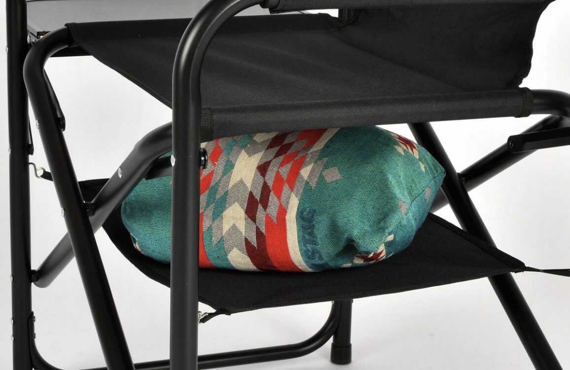 棚モックに荷物